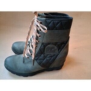 Sorel Lexie Wedge Lace Up Quilted Boots Green Black Womens 9.5 Missing 1 Insole